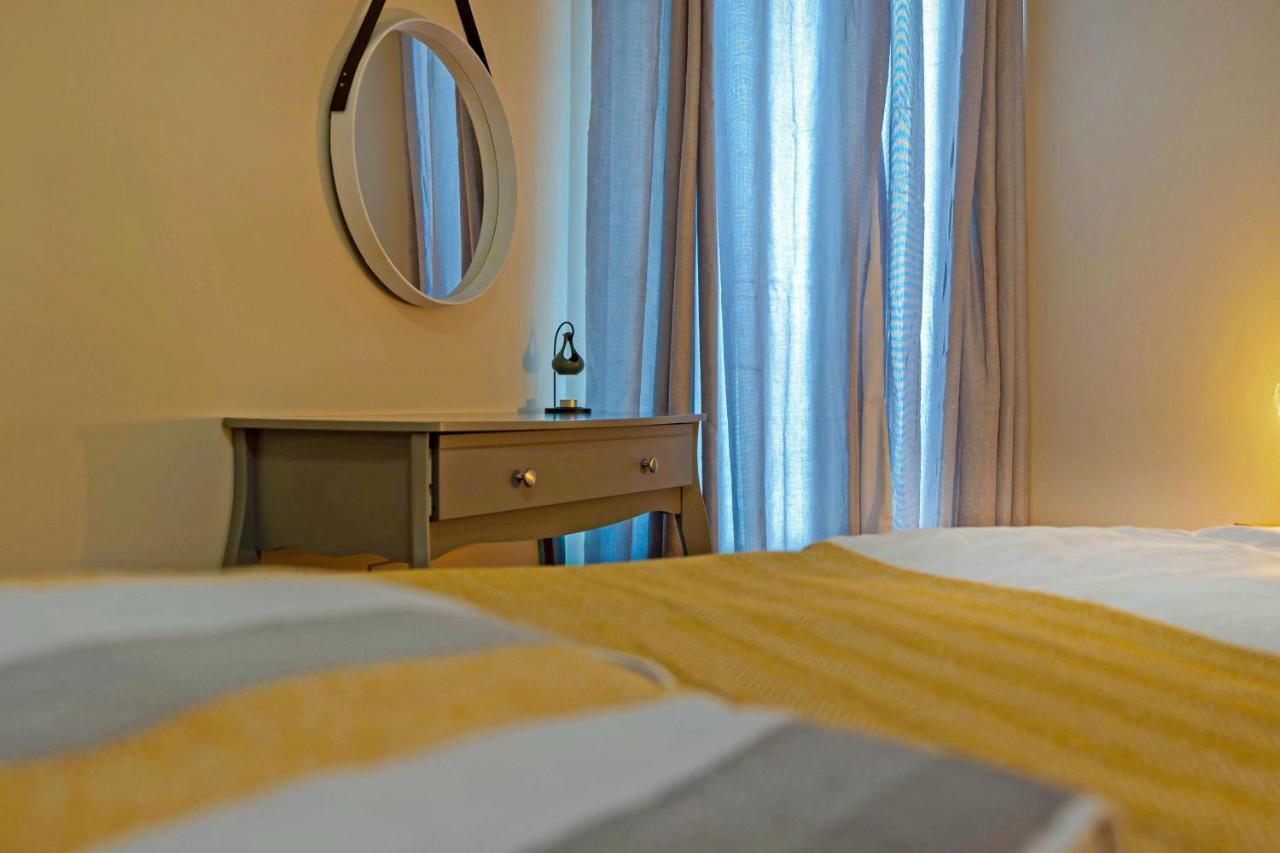 Modern & Spacious 2 Bedroom Serviced Apartment Next To Lochend Park - Private Underground Parking & Lift Available - Close To Edinburgh City Centre Bagian luar foto
